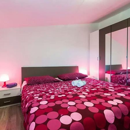 Apartments Marinka Biograd Na Moru Ngoại thất bức ảnh