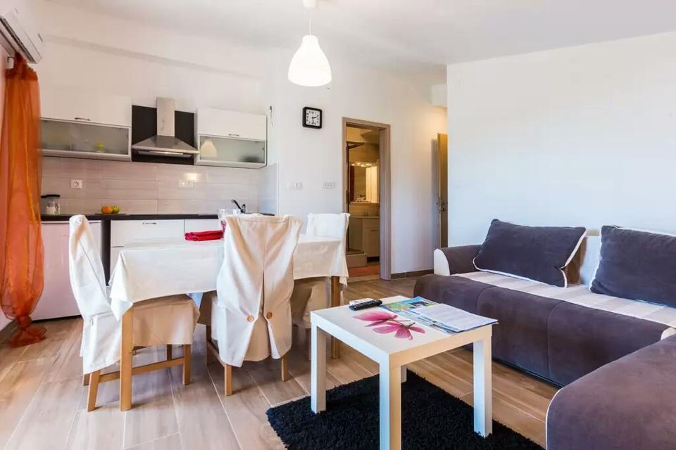 Apartments Marinka Biograd Na Moru Ngoại thất bức ảnh
